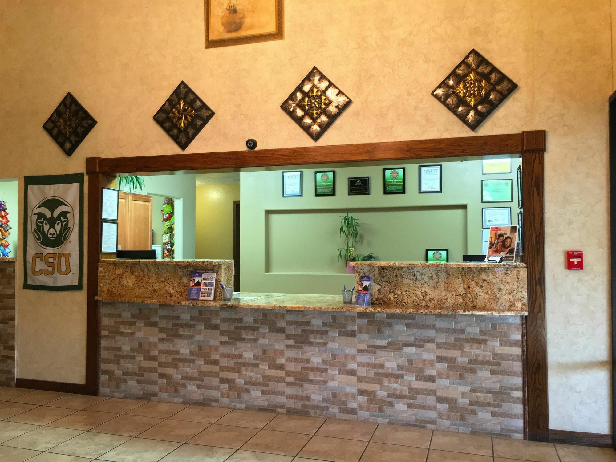 Americas Best Value Inn & Suites Ft Collins E At I-25 Fort Collins Eksteriør billede
