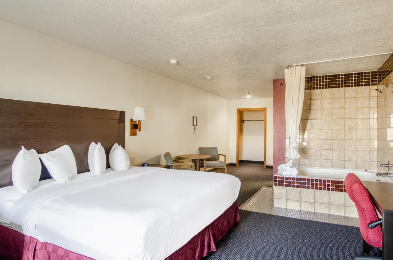 Americas Best Value Inn & Suites Ft Collins E At I-25 Fort Collins Eksteriør billede