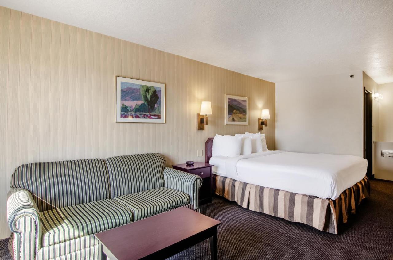 Americas Best Value Inn & Suites Ft Collins E At I-25 Fort Collins Eksteriør billede